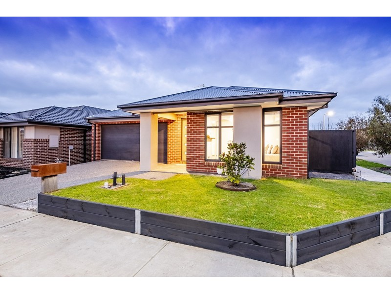 9 Kamona Street, Clyde VIC 3978