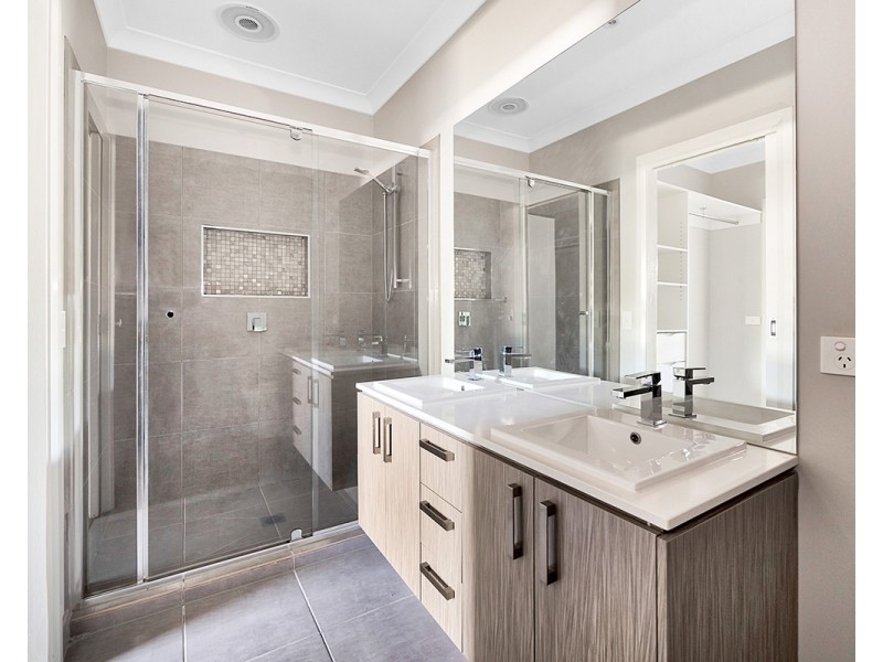 21 Dakota Street, Officer VIC 3809