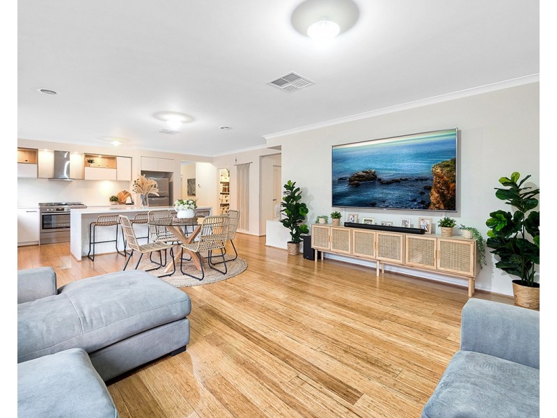 13 Gumview Road, Lyndhurst VIC 3975