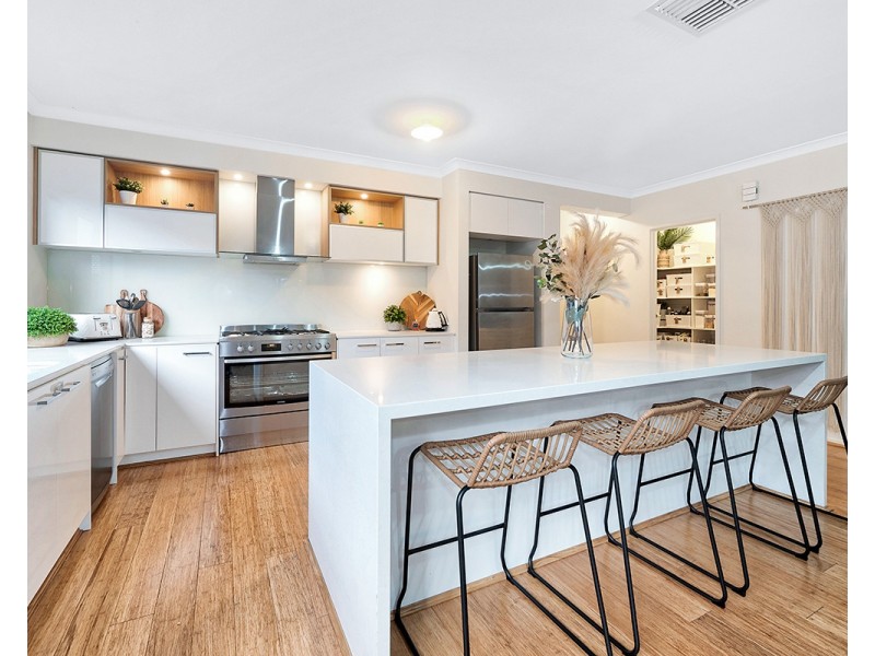 13 Gumview Road, Lyndhurst VIC 3975