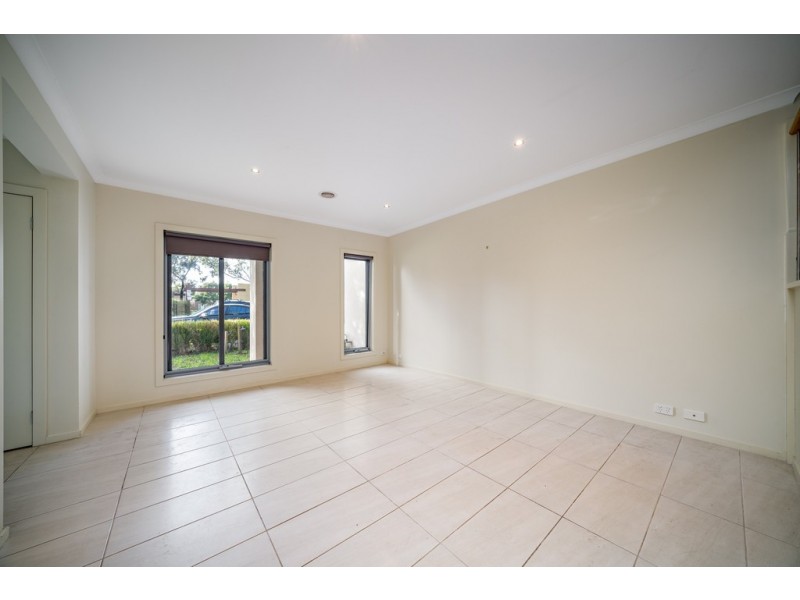 76 Mannavue Blvd, Cranbourne North VIC 3977