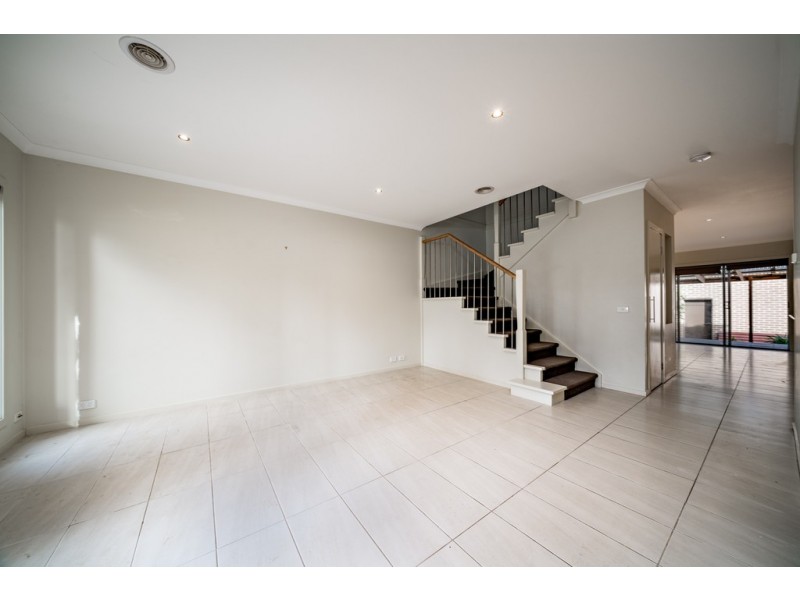 76 Mannavue Blvd, Cranbourne North VIC 3977