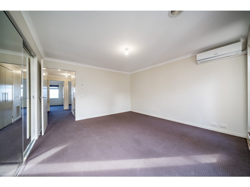76 Mannavue Blvd, Cranbourne North VIC 3977