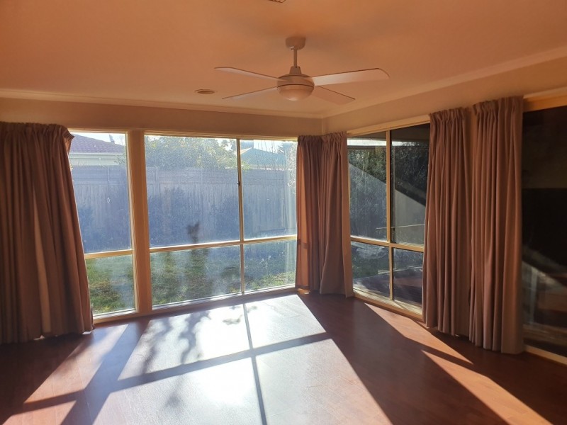 19 Mariner Close, Cranbourne North VIC 3977