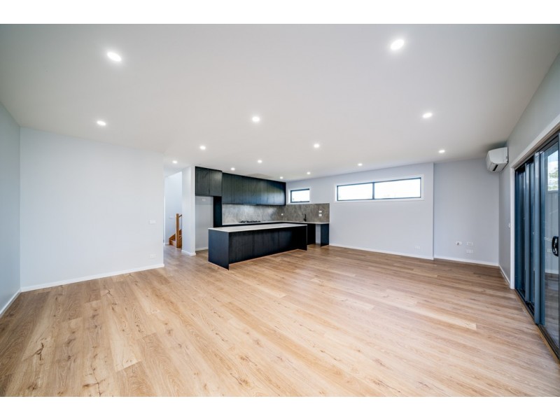 13 Fergus Lane, Cranbourne West VIC 3977