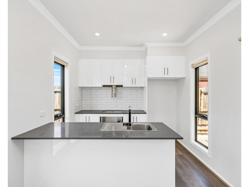2b Edith Way, Pakenham VIC 3810