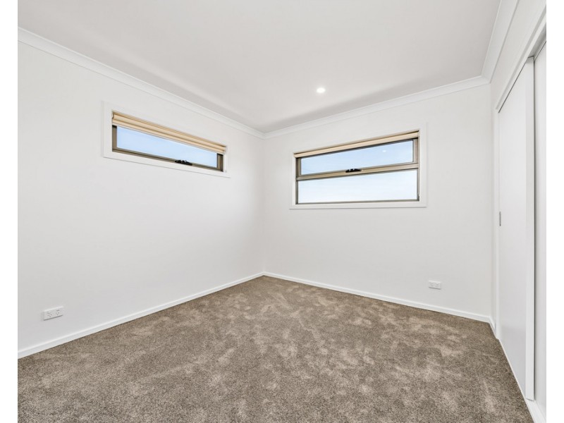 2b Edith Way, Pakenham VIC 3810