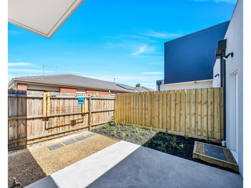 2b Edith Way, Pakenham VIC 3810