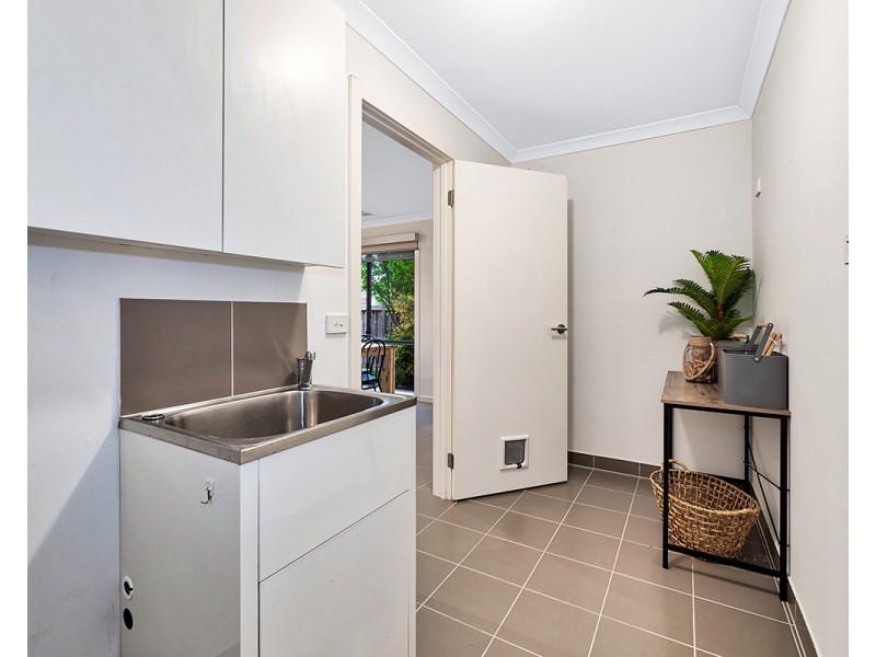 2 Bristol Drive, Cranbourne North VIC 3977