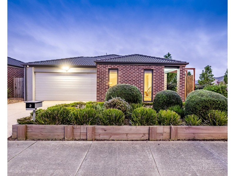 2 Bristol Drive, Cranbourne North VIC 3977