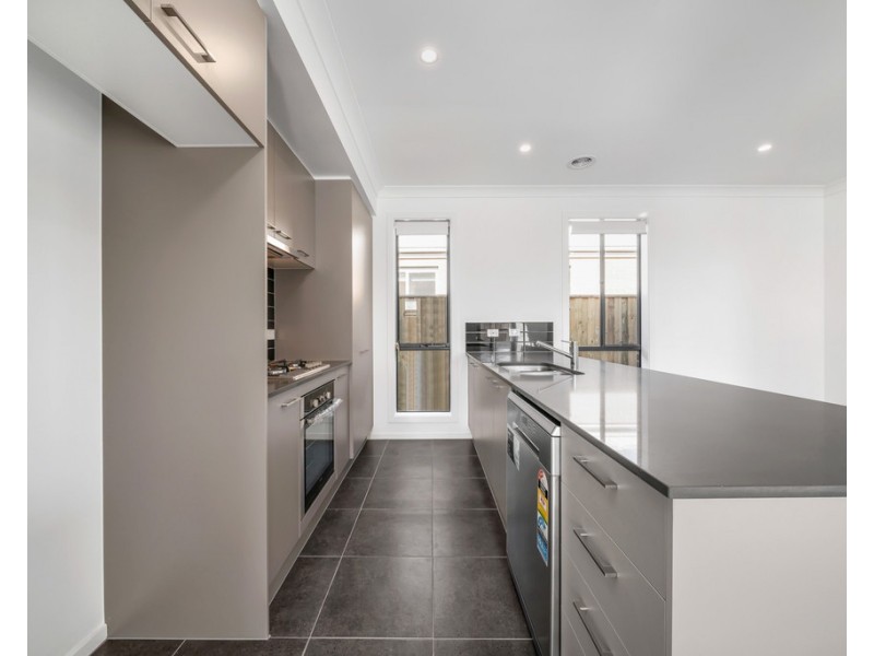 9 Mercury Road, Cranbourne East VIC 3977