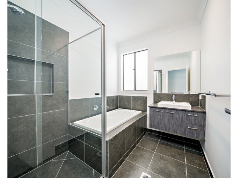 9 Mercury Road, Cranbourne East VIC 3977