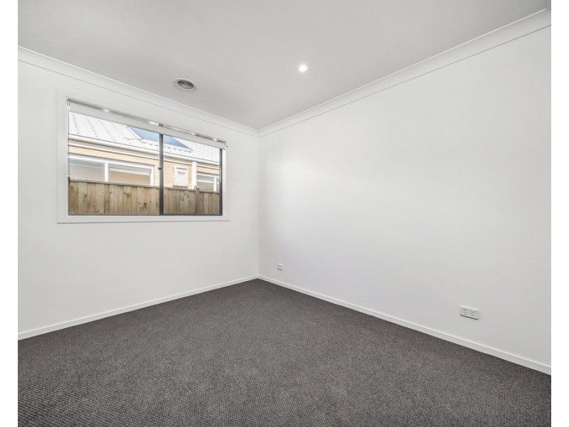 9 Mercury Road, Cranbourne East VIC 3977