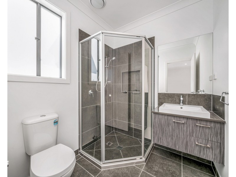 9 Mercury Road, Cranbourne East VIC 3977
