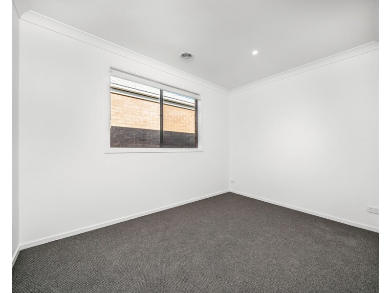 9 Mercury Road, Cranbourne East VIC 3977