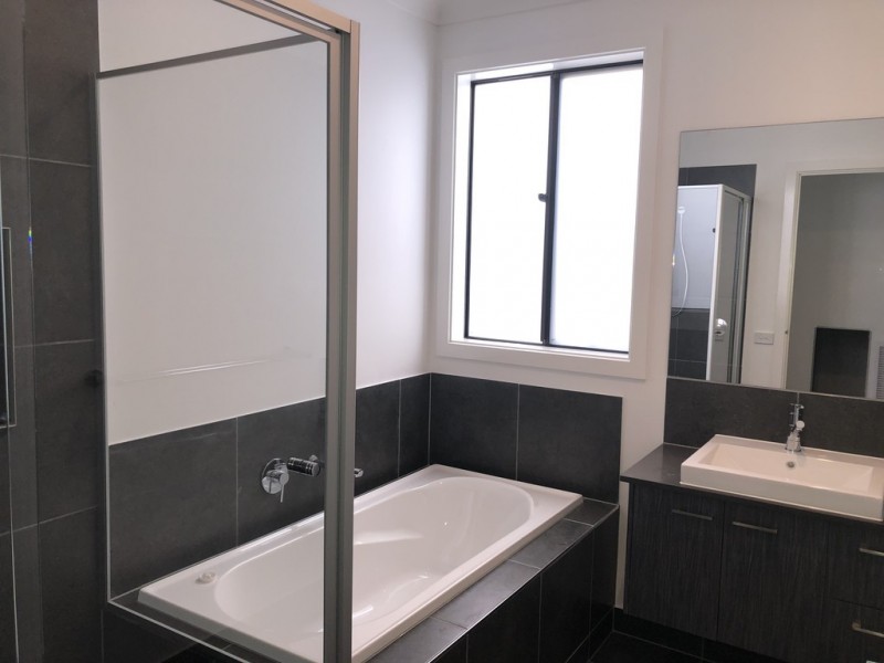9 Mercury Road, Cranbourne East VIC 3977