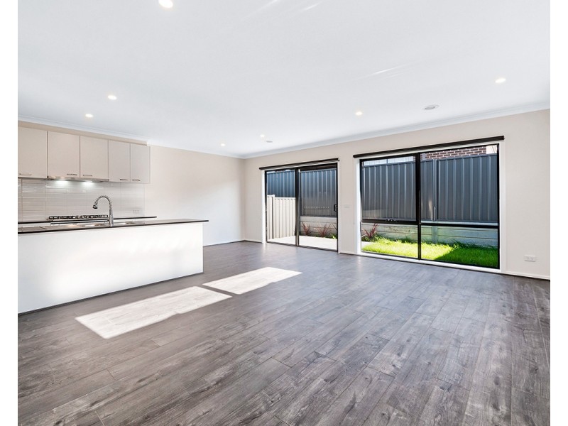 13 Pelagos Drive, Clyde VIC 3978