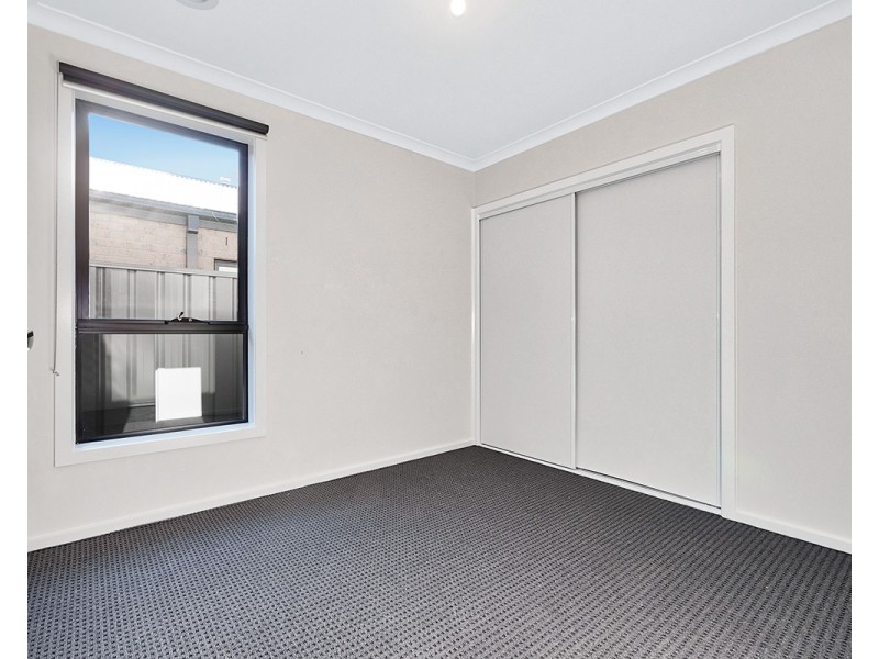 13 Pelagos Drive, Clyde VIC 3978