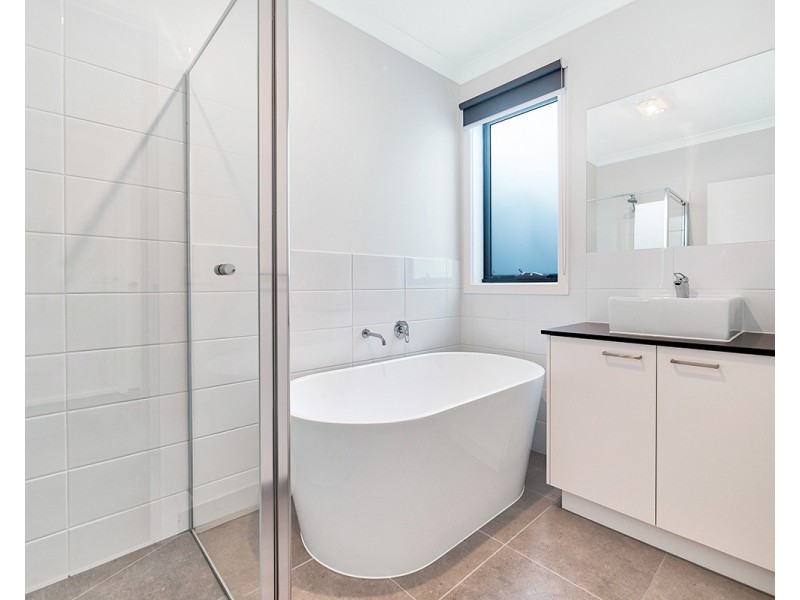 13 Pelagos Drive, Clyde VIC 3978