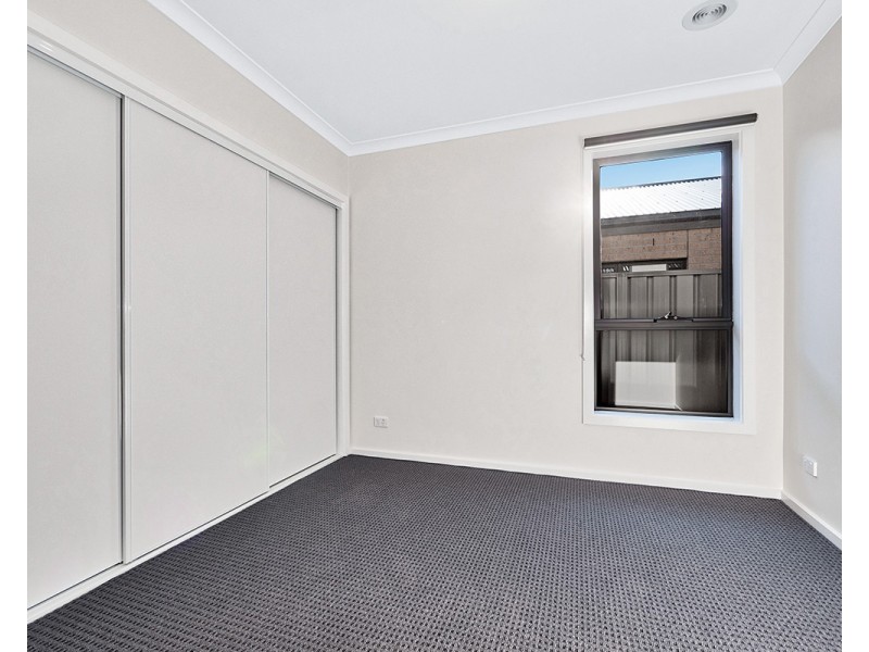 13 Pelagos Drive, Clyde VIC 3978