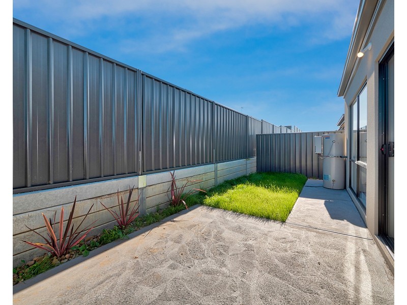 13 Pelagos Drive, Clyde VIC 3978