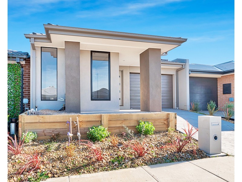 13 Pelagos Drive, Clyde VIC 3978