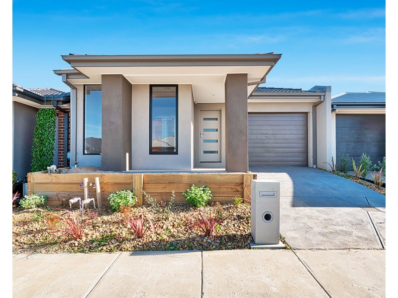 13 Pelagos Drive, Clyde VIC 3978