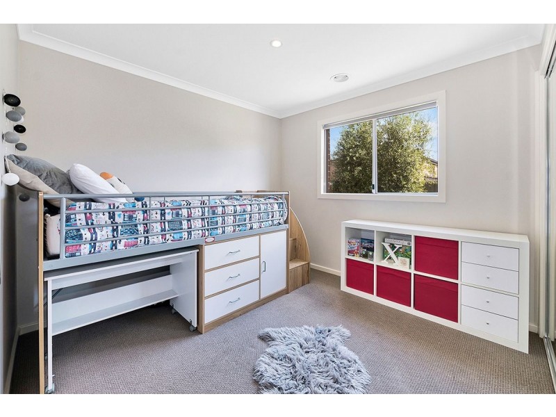 62 McEwan Drive, Cranbourne East VIC 3977