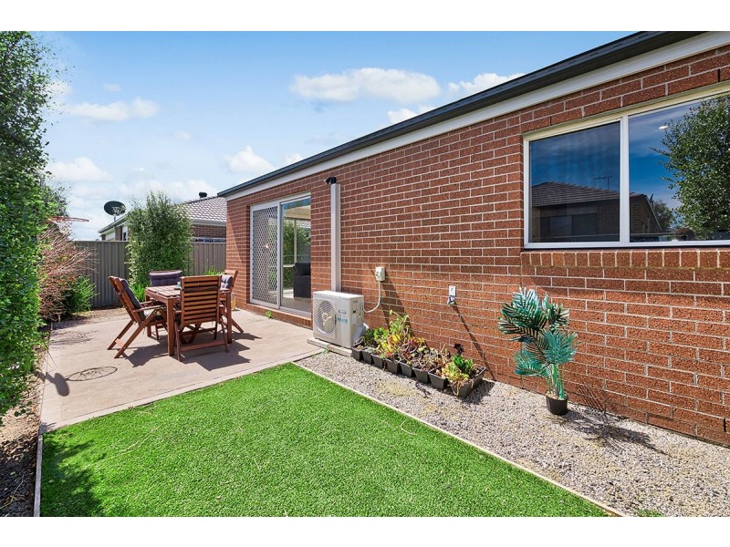 62 McEwan Drive, Cranbourne East VIC 3977