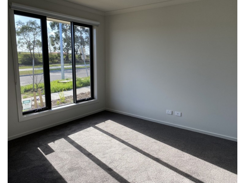 182 Morison Rd, Clyde VIC 3978