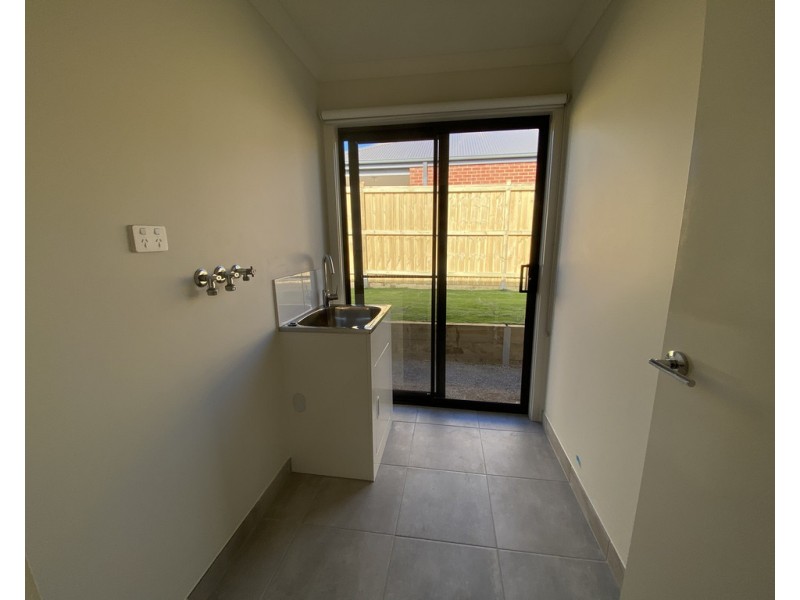 182 Morison Rd, Clyde VIC 3978