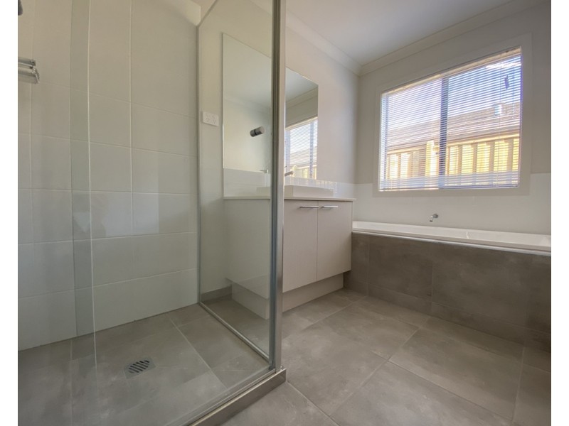 182 Morison Rd, Clyde VIC 3978