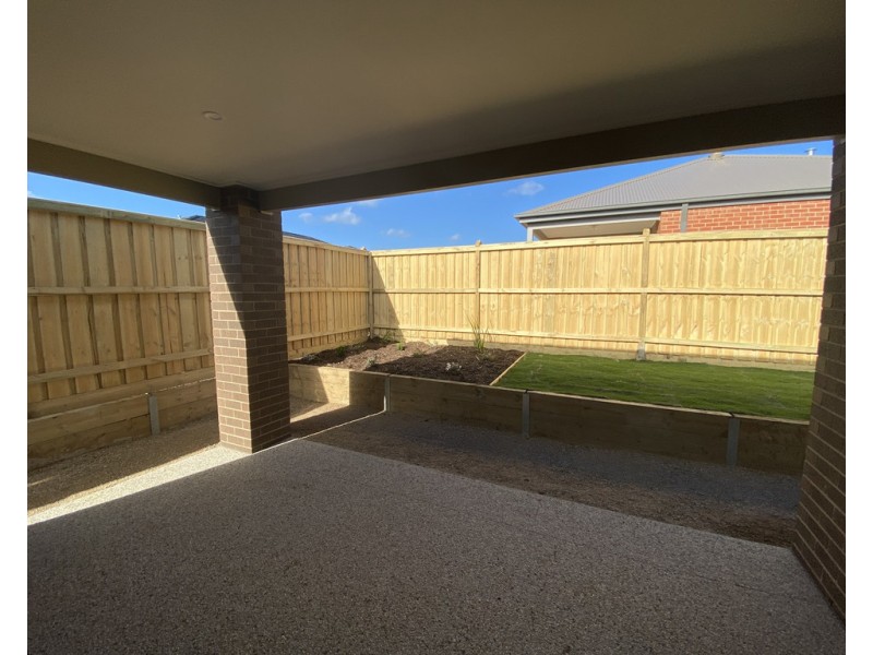 182 Morison Rd, Clyde VIC 3978