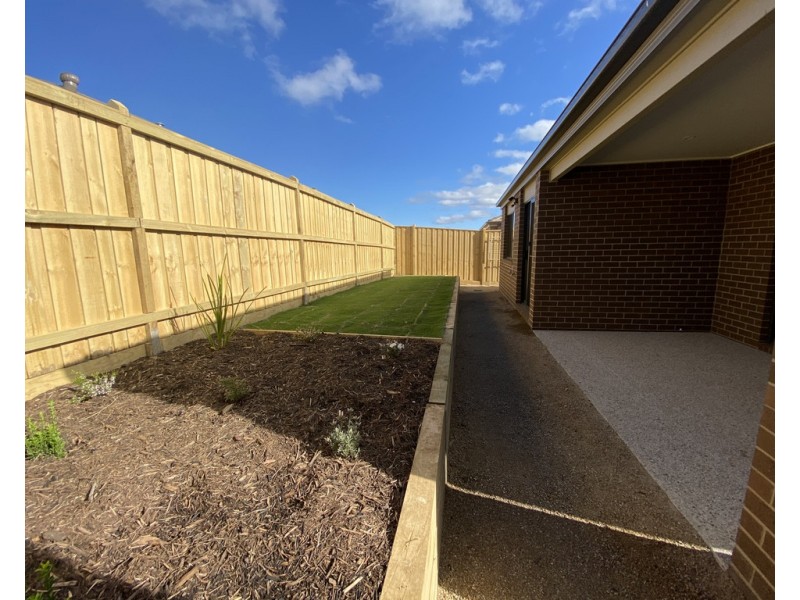 182 Morison Rd, Clyde VIC 3978