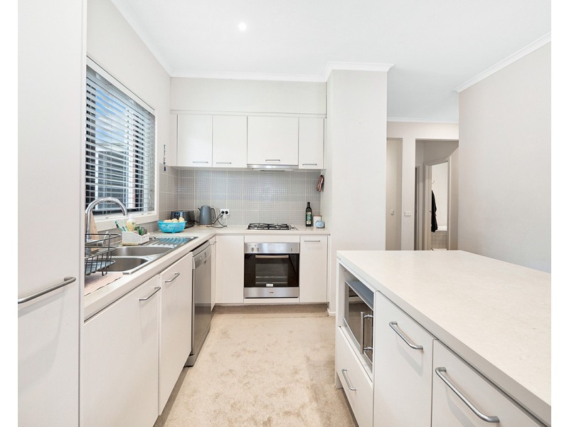 102 Springhill Drive, Cranbourne VIC 3977