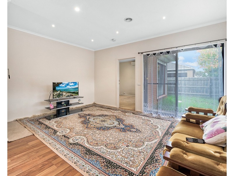 102 Springhill Drive, Cranbourne VIC 3977