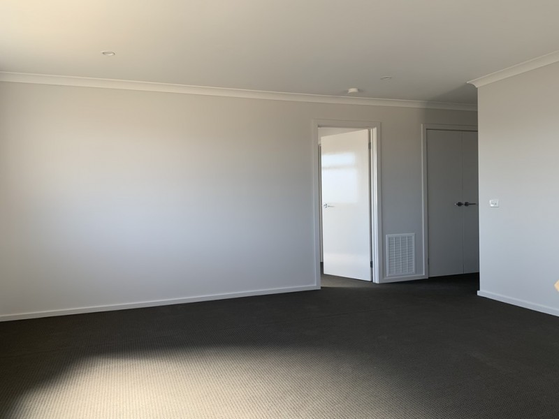 85 WYNNSTAY STREET, Clyde VIC 3978