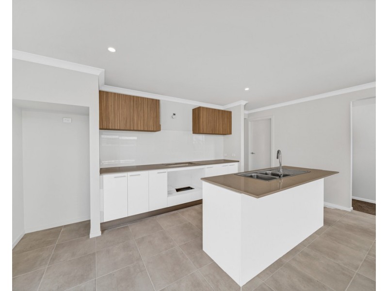 60 Bowler Avenue, Clyde VIC 3978