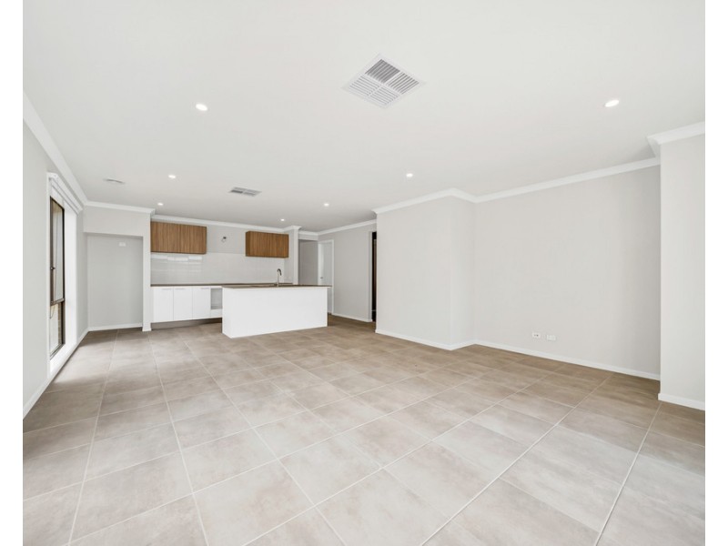 60 Bowler Avenue, Clyde VIC 3978