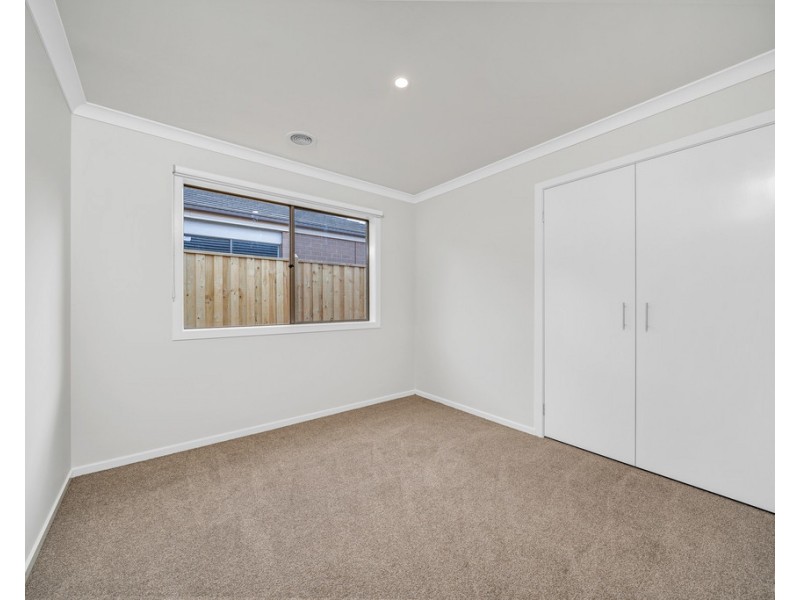 60 Bowler Avenue, Clyde VIC 3978