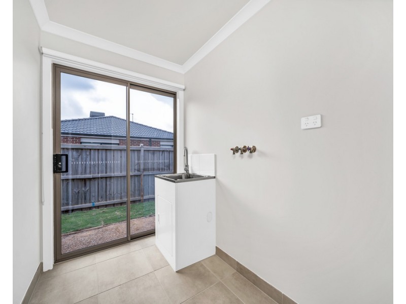 60 Bowler Avenue, Clyde VIC 3978