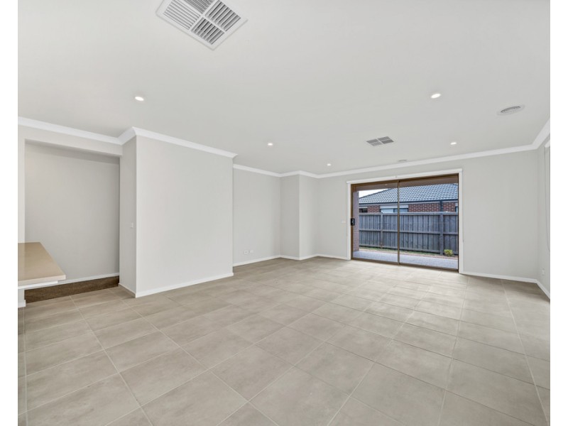 60 Bowler Avenue, Clyde VIC 3978