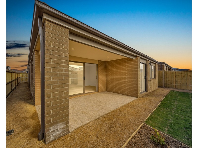 60 Bowler Avenue, Clyde VIC 3978