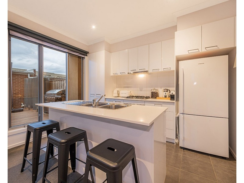 1 Nanea Path, Cranbourne VIC 3977