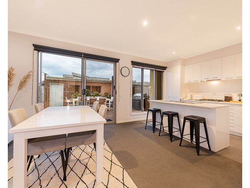 1 Nanea Path, Cranbourne VIC 3977