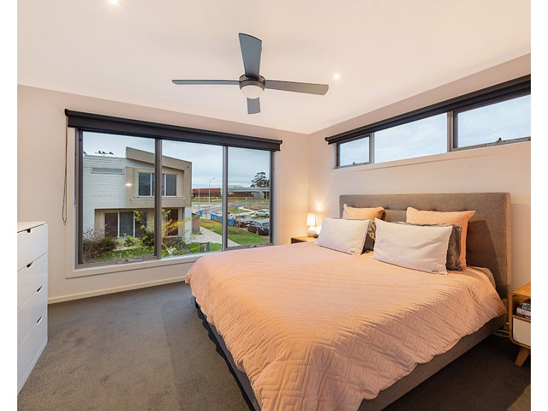1 Nanea Path, Cranbourne VIC 3977
