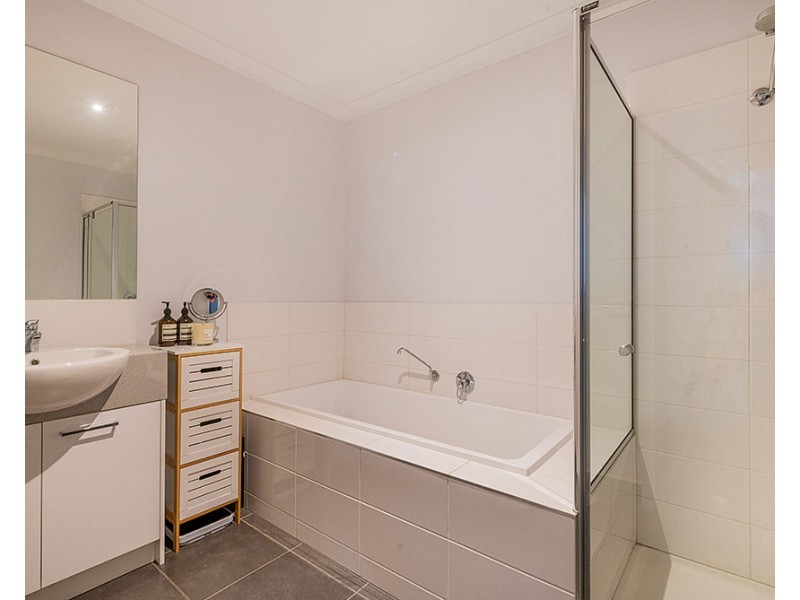 1 Nanea Path, Cranbourne VIC 3977