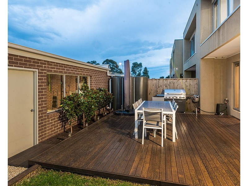 1 Nanea Path, Cranbourne VIC 3977