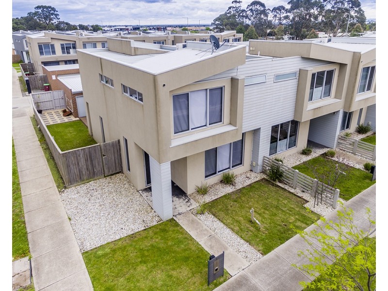 1 Nanea Path, Cranbourne VIC 3977
