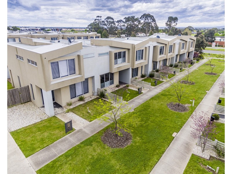 1 Nanea Path, Cranbourne VIC 3977
